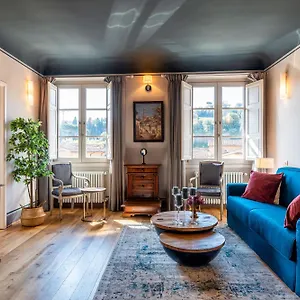 Genteel Piazza Pitti Apartment Florence