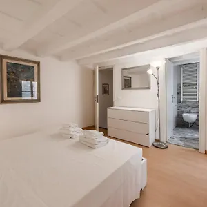 Santa Croce Palace By Mmega Apartment Florence
