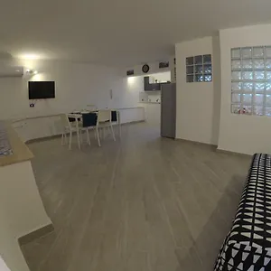  Appartamento La Petit Maison Italia